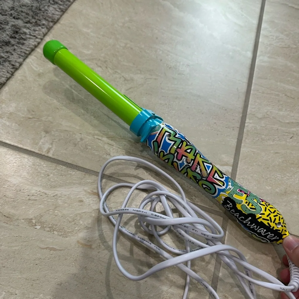 Beachwaver B1‎ Graffiti Rotating Curling iron